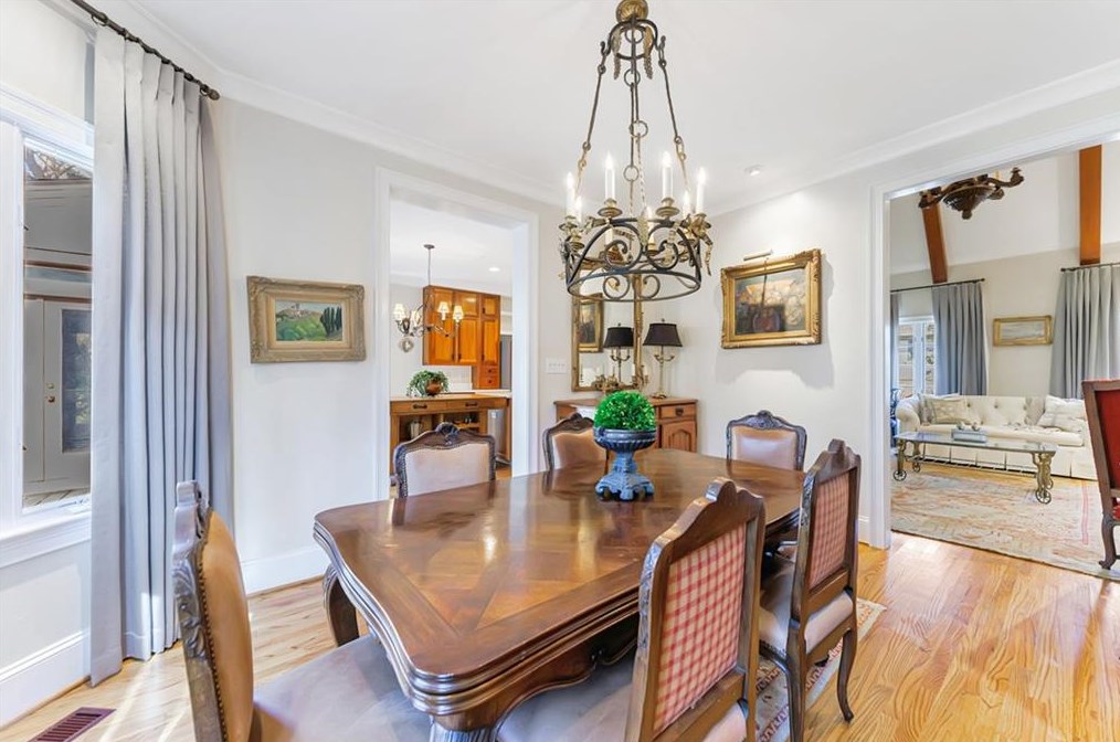 1858 Windemere Dr, Atlanta GA  30324-4918 exterior