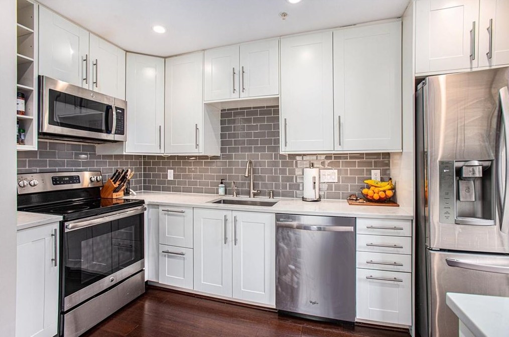 28204 Plantation Dr, Atlanta GA  30324-2941 exterior