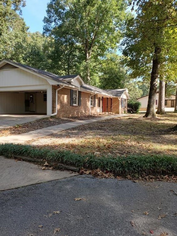 2030 Veracruz Dr, Lithonia GA  30039-3926 exterior