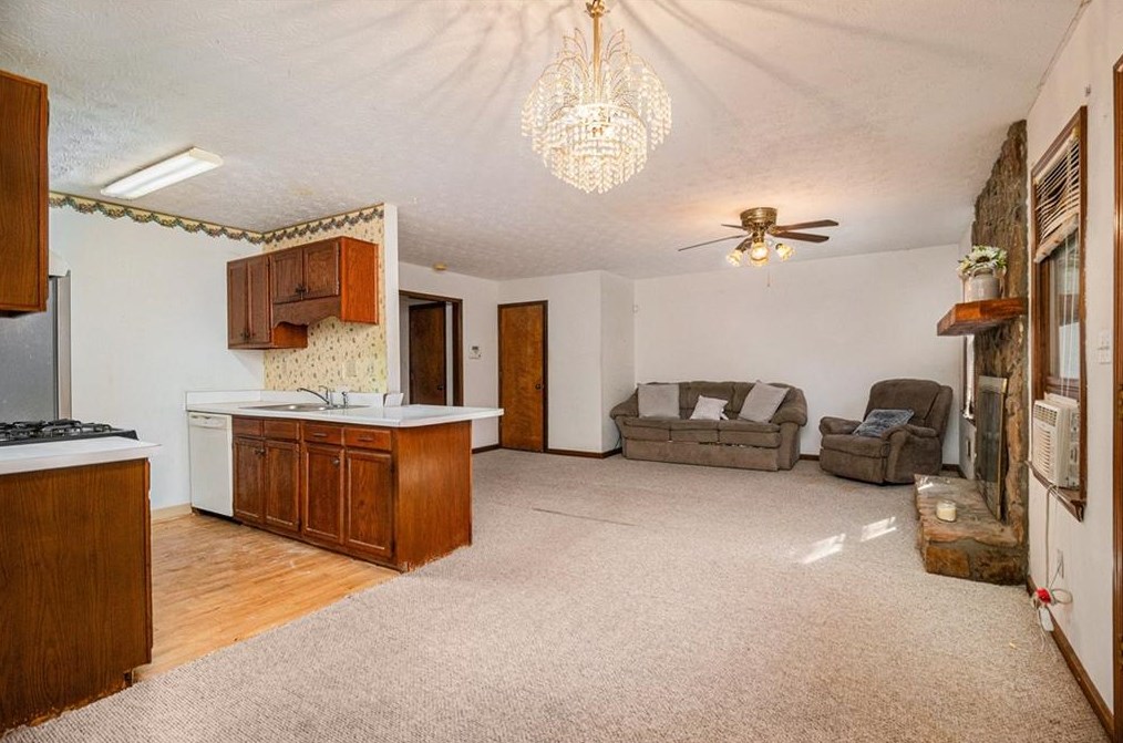 1665 Underwood Dr, Conyers GA  30013-2305 exterior