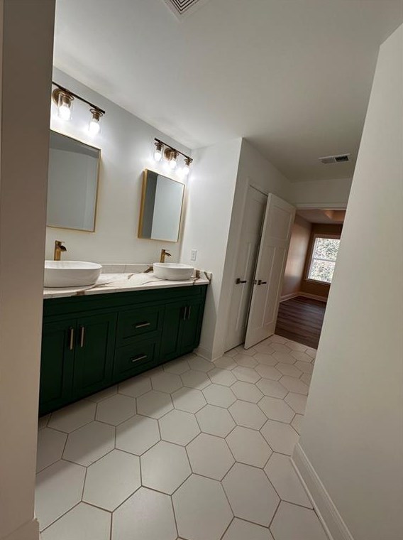 3647 Mitchell Lk Dr, Gainesville GA 30506-1211 exterior