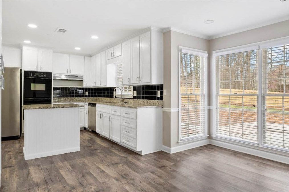 315 Amador Cir, Atlanta GA  30350-4001 exterior