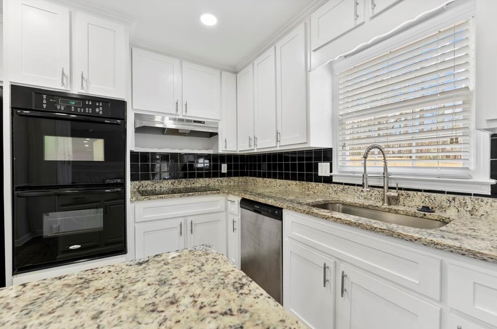315 Amador Cir, Atlanta GA  30350-4001 exterior