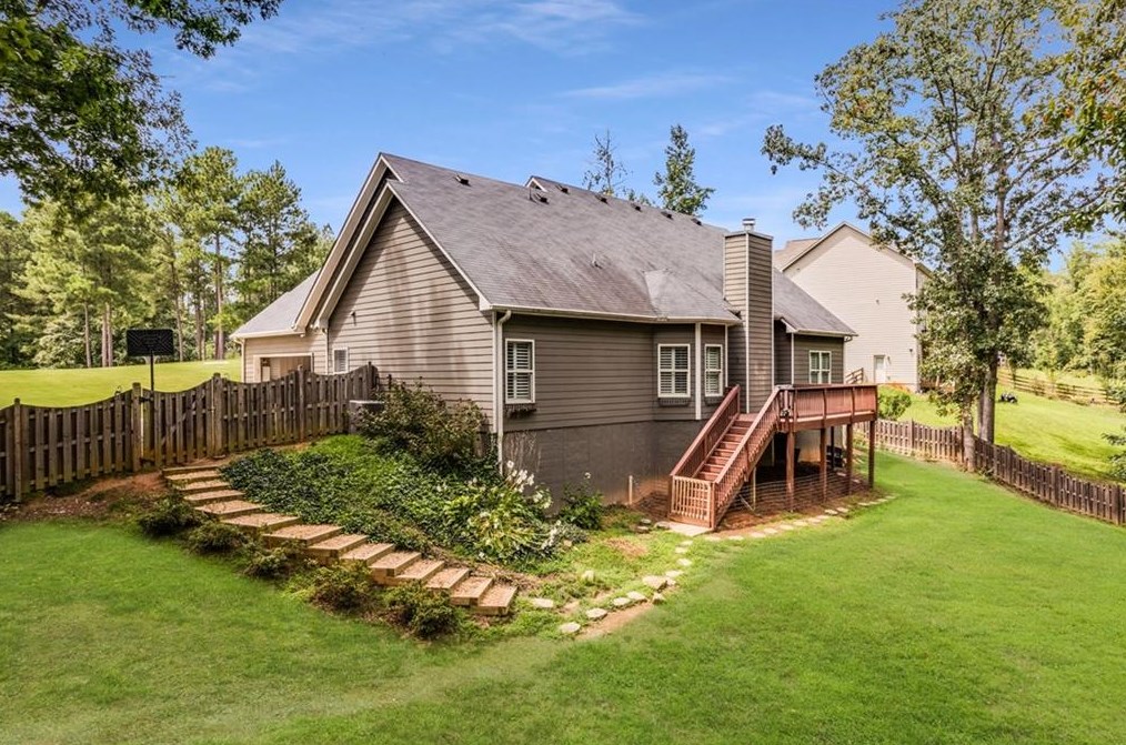 2858 Shadowstone Way, Winder GA  30680-2985 exterior