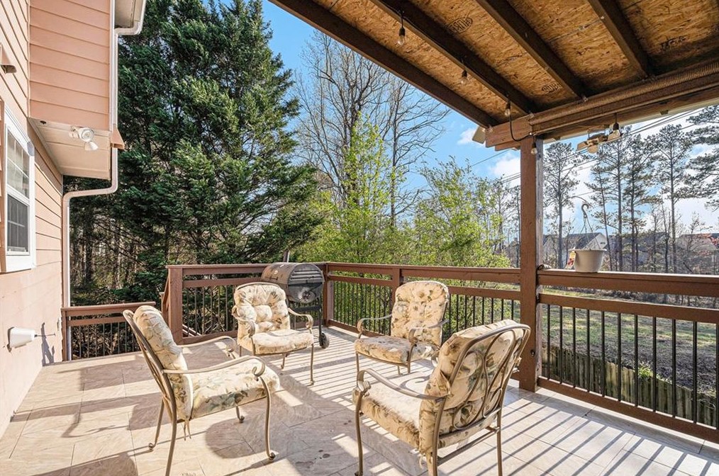 240 Morton Creek Cir, Alpharetta GA  30022-8100 exterior