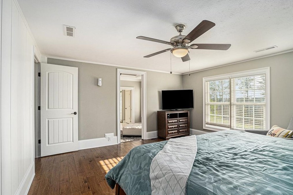 240 Morton Creek Cir, Alpharetta GA  30022-8100 exterior