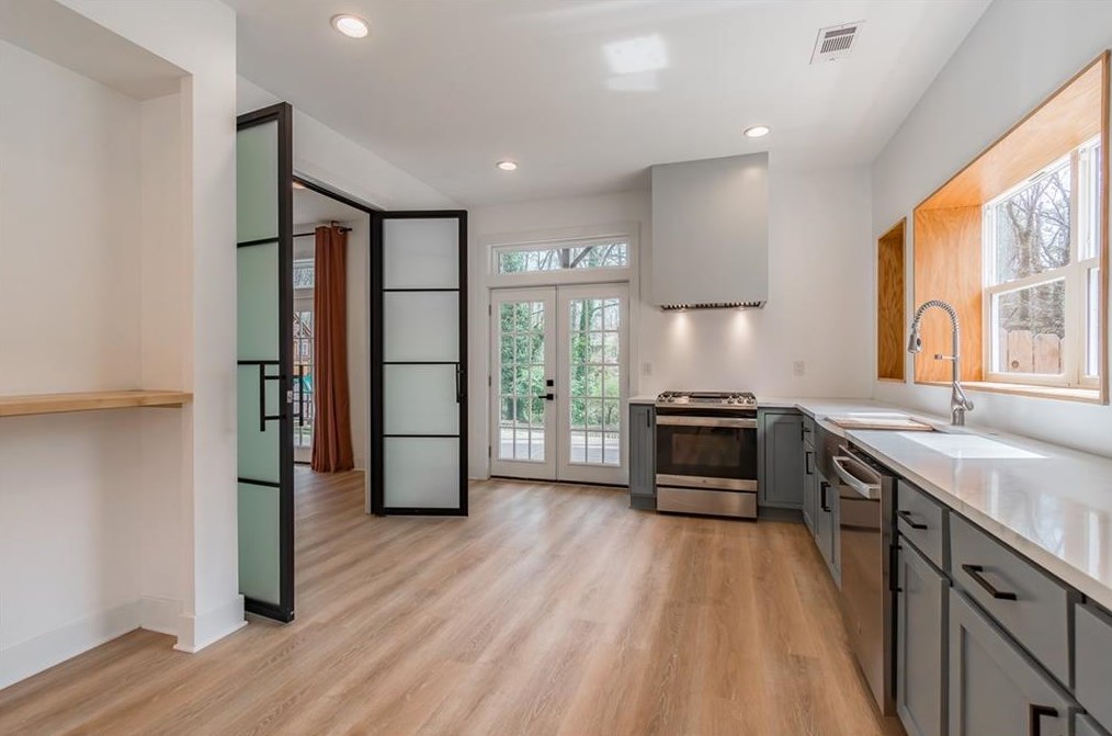 2556 Kickerillo Way, Atlanta GA  30316-3232 exterior