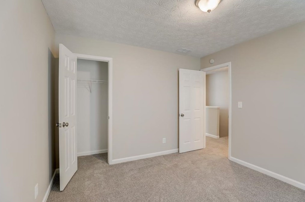 1054 Autumn Crest Ct, Stone Mountain GA  30083-5155 exterior