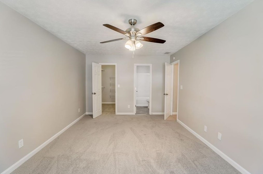 1054 Autumn Crest Ct, Stone Mountain GA  30083-5155 exterior
