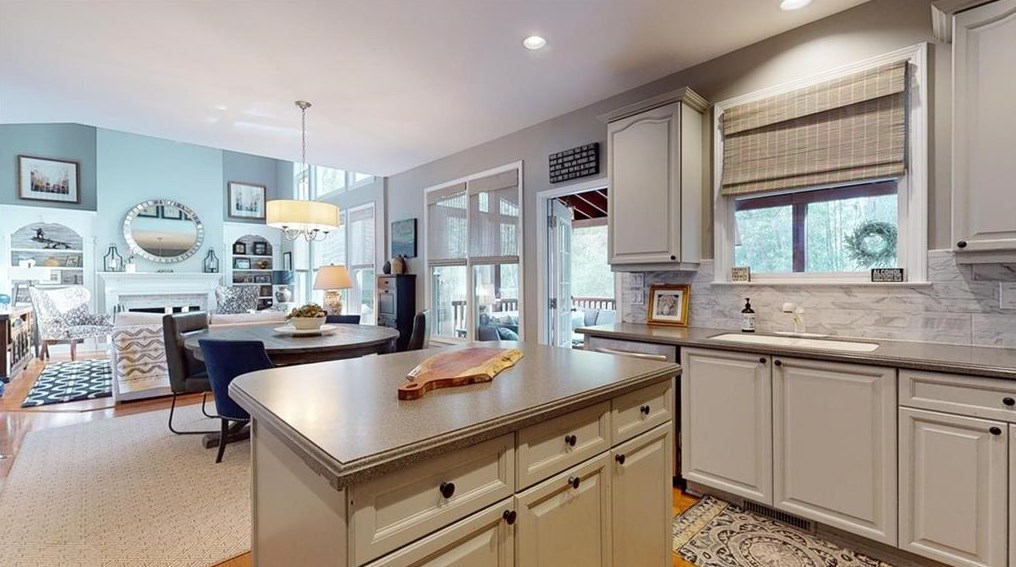 1557 Reserve Cir, Decatur GA  30033-1538 exterior