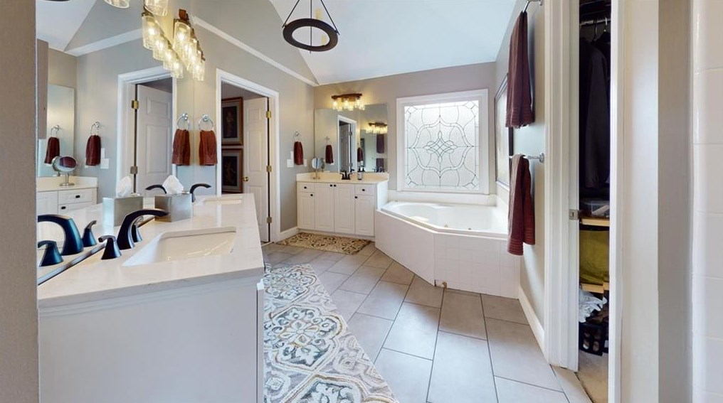 1557 Reserve Cir, Decatur GA  30033-1538 exterior