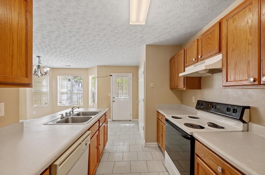 3818 Waldrop Ln, Decatur GA  30034-6789 exterior