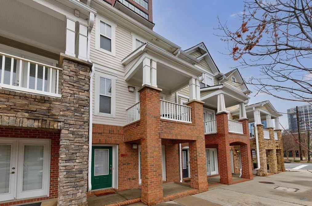 201 16th St, Atlanta GA  30363-1002 exterior