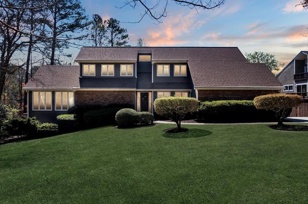 5015 Willow Bluff Dr, Atlanta GA  30350-1035 exterior