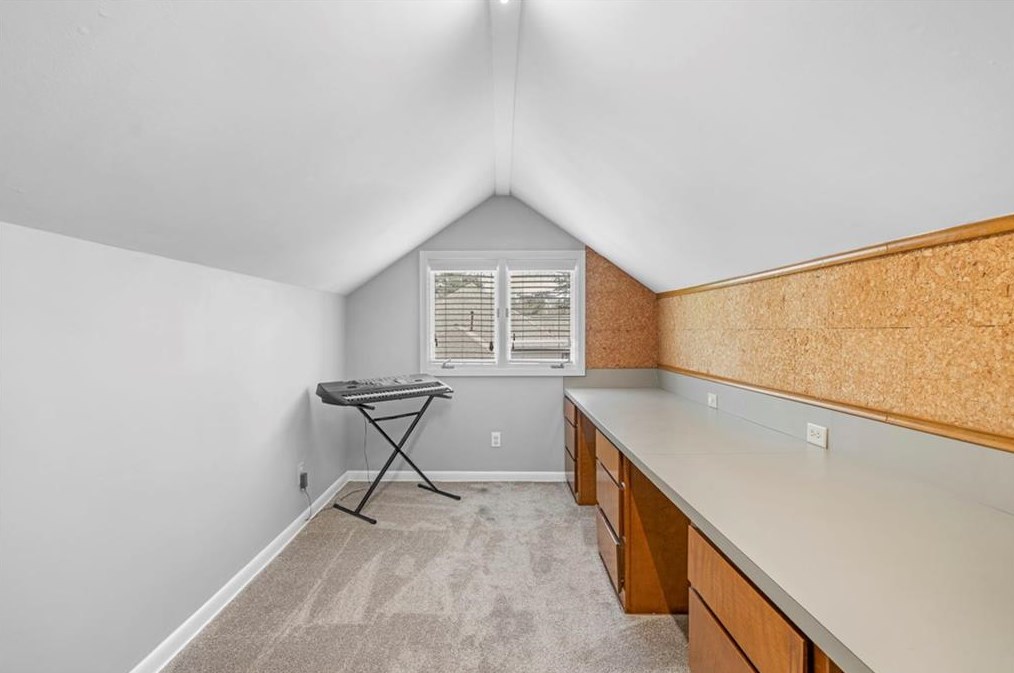 5015 Willow Bluff Dr, Atlanta GA  30350-1035 exterior