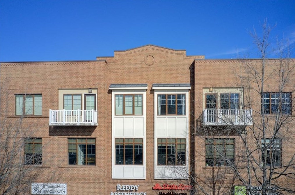 1418 Dresden Dr, Atlanta GA  30319-3526 exterior