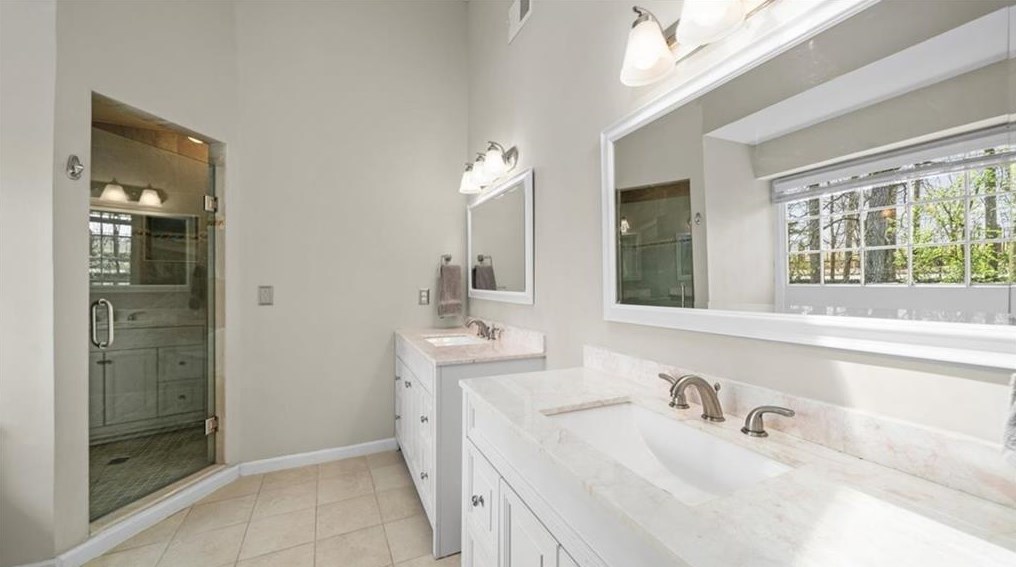 2953 4 Oaks Dr, Atlanta GA  30360-1753 exterior