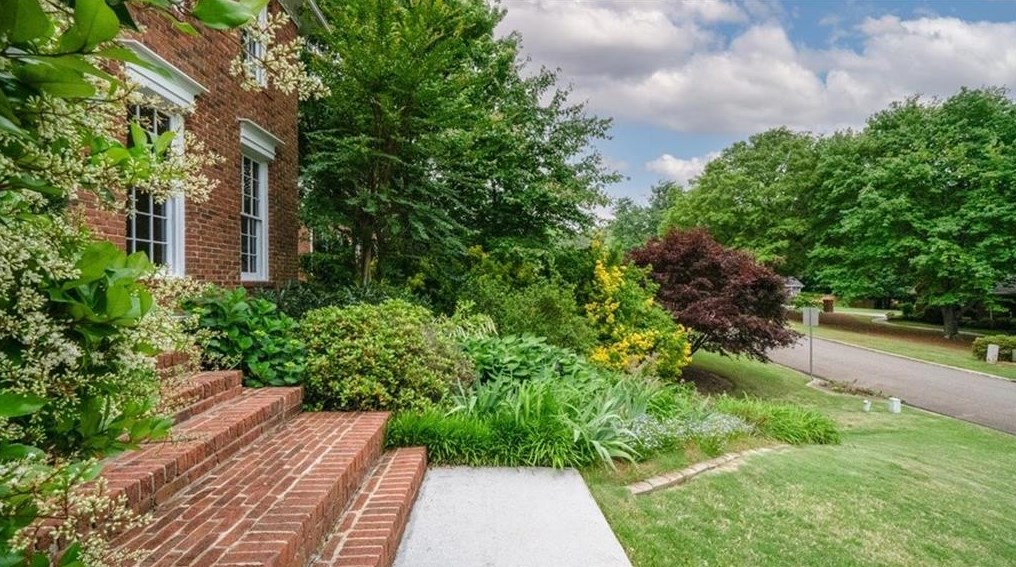 2953 4 Oaks Dr, Atlanta GA  30360-1753 exterior