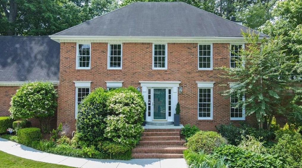 2953 Four Oaks Dr, Atlanta GA  30360-1753 exterior