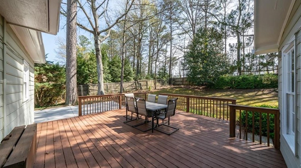 2953 4 Oaks Dr, Atlanta GA  30360-1753 exterior
