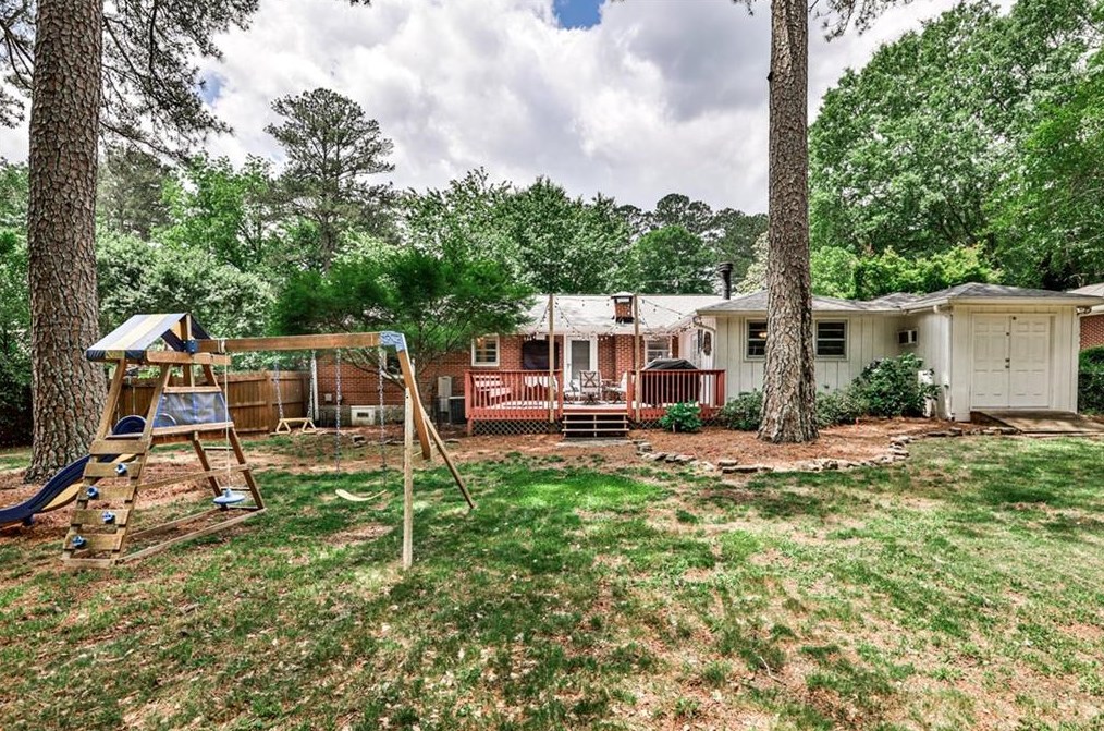 1845 Briarlake Cir, Decatur GA  30033-1126 exterior