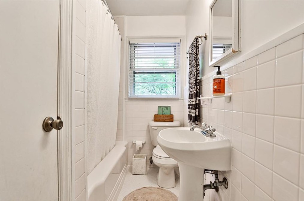 1845 Briarlake Cir, Decatur GA  30033-1126 exterior