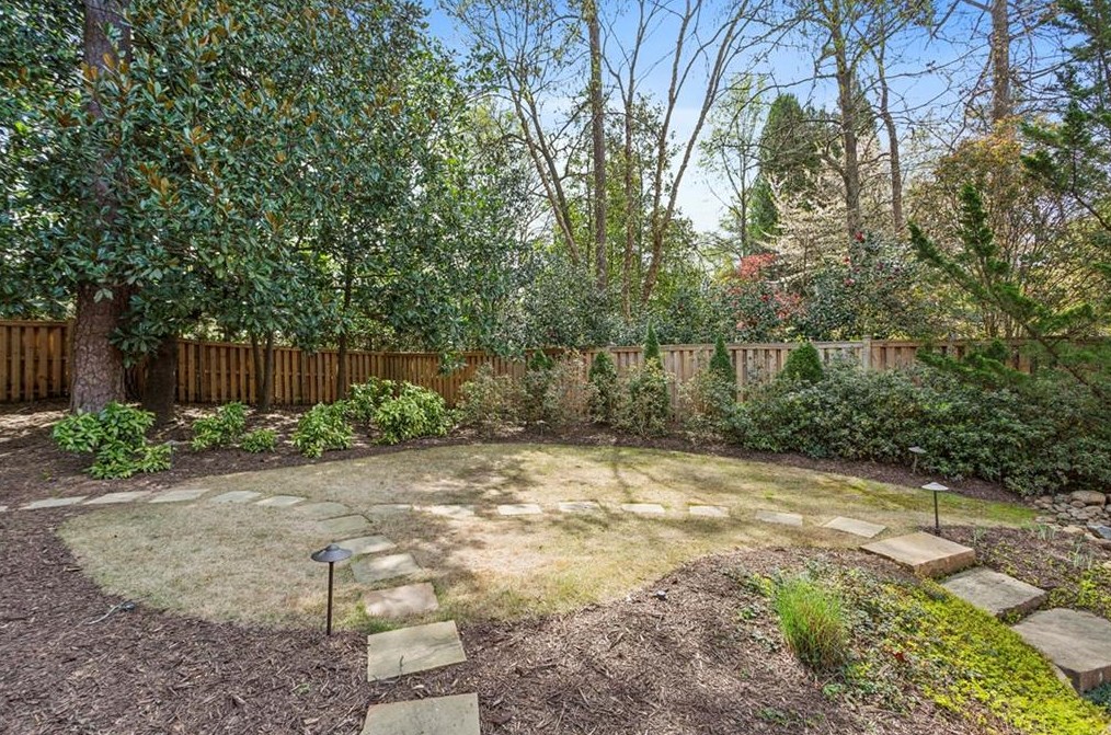 1539 Brookhaven Trce, Atlanta GA  30319-2557 exterior