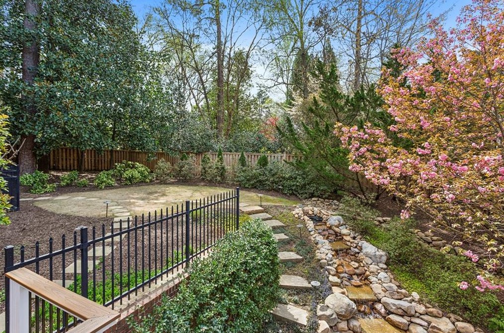 1539 Brookhaven Trce, Atlanta GA  30319-2557 exterior