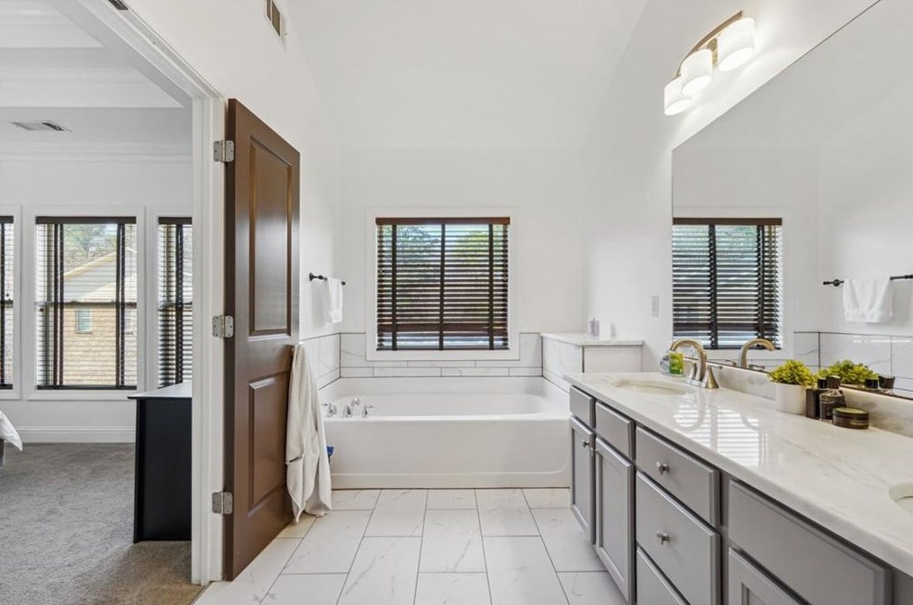 1824 Morning Star Ln, Tucker GA  30084-7146 exterior