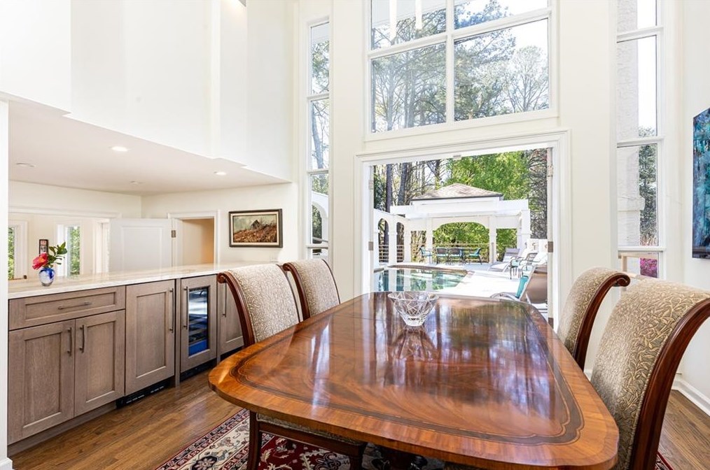 4000 Orch Lk Ct, Atlanta GA  30339-4633 exterior