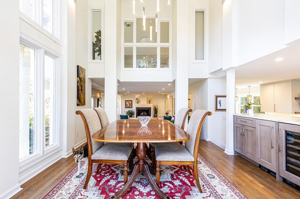 4000 Orch Lk Ct, Atlanta GA  30339-4633 exterior