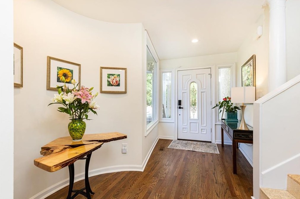 4000 Orch Lk Ct, Atlanta GA  30339-4633 exterior