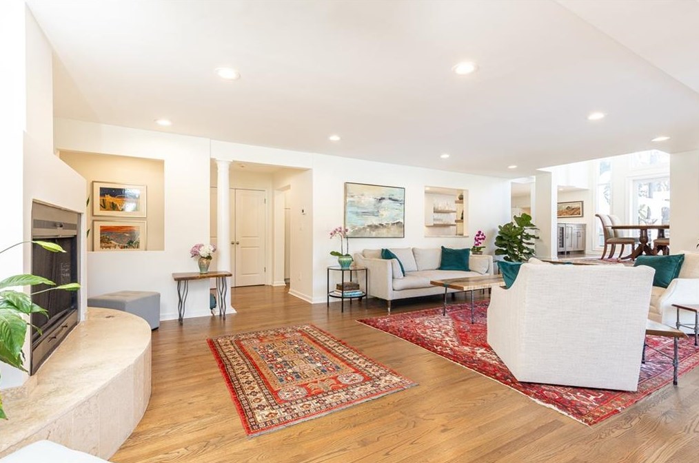 4000 Orch Lk Ct, Atlanta GA  30339-4633 exterior
