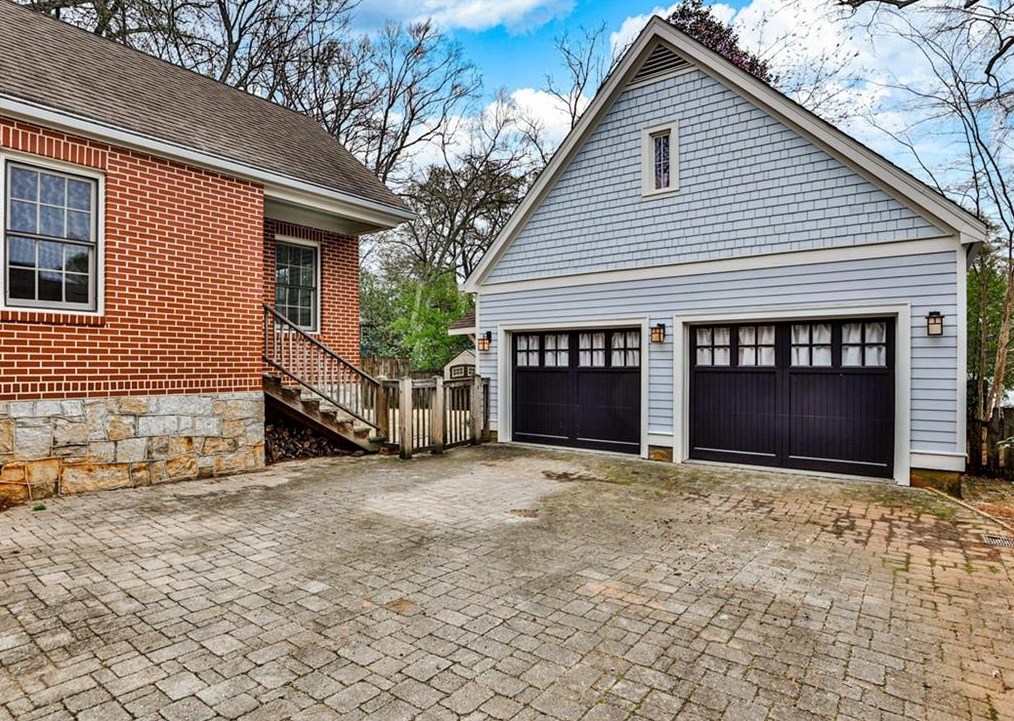 324 Oakland St, Decatur GA  30030-2429 exterior