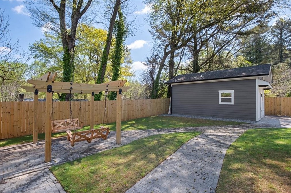 2854 Blount St, Atlanta GA  30344-3751 exterior