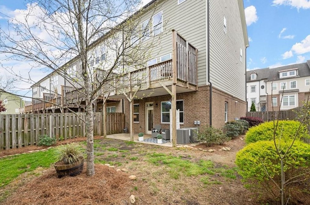 2142 Old Georgian Ter, Atlanta GA  30318-1075 exterior