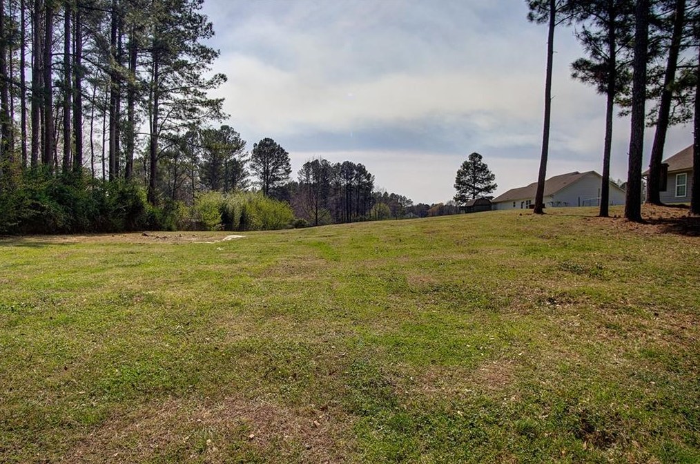 601 Hall Memorial Rd, Calhoun GA  30701-8357 exterior