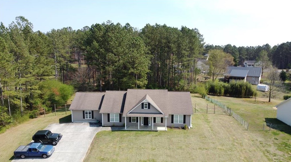 601 Hall Memorial Rd, Calhoun GA  30701-8357 exterior