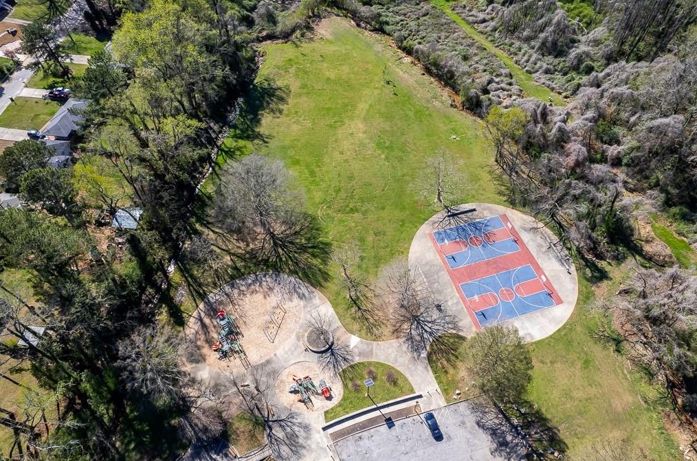 1842 Longdale Dr, Decatur GA  30032-5242 exterior