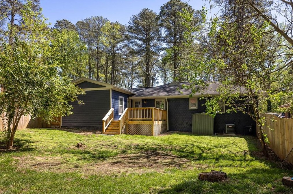 1842 Longdale Dr, Decatur GA  30032-5242 exterior