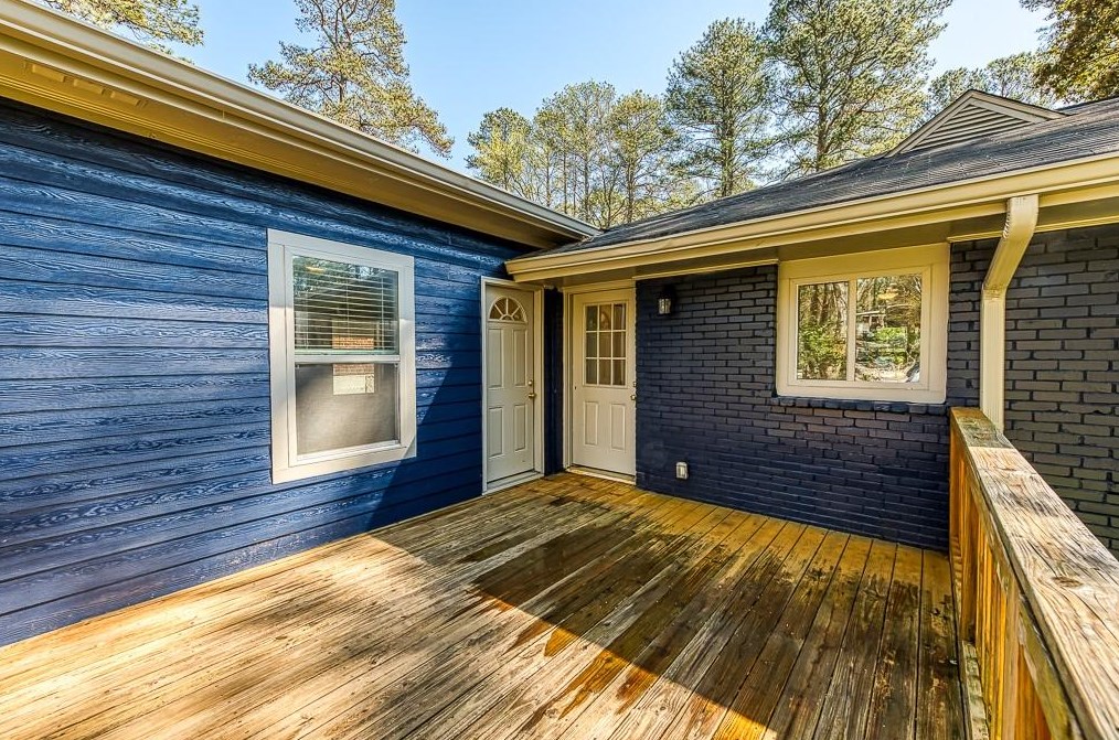 1842 Longdale Dr, Decatur GA  30032-5242 exterior