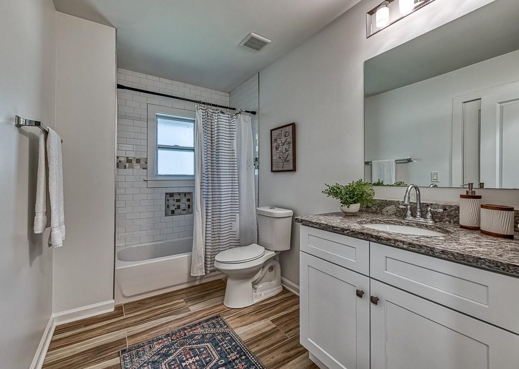 1842 Longdale Dr, Decatur GA  30032-5242 exterior