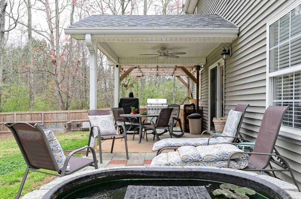 96 Autumn Creek Dr, Dallas GA  30157-7180 exterior