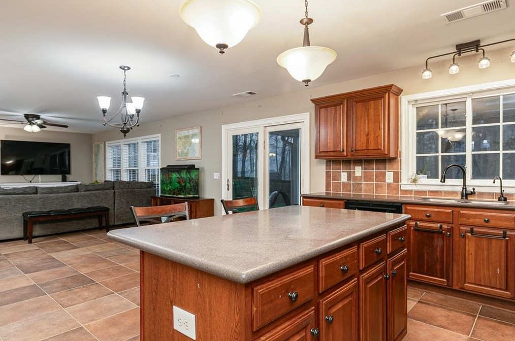 96 Autumn Creek Dr, Dallas GA  30157-7180 exterior
