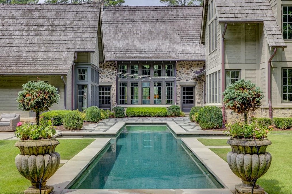2979 Ridgewood Rd, Atlanta GA  30327-1900 exterior