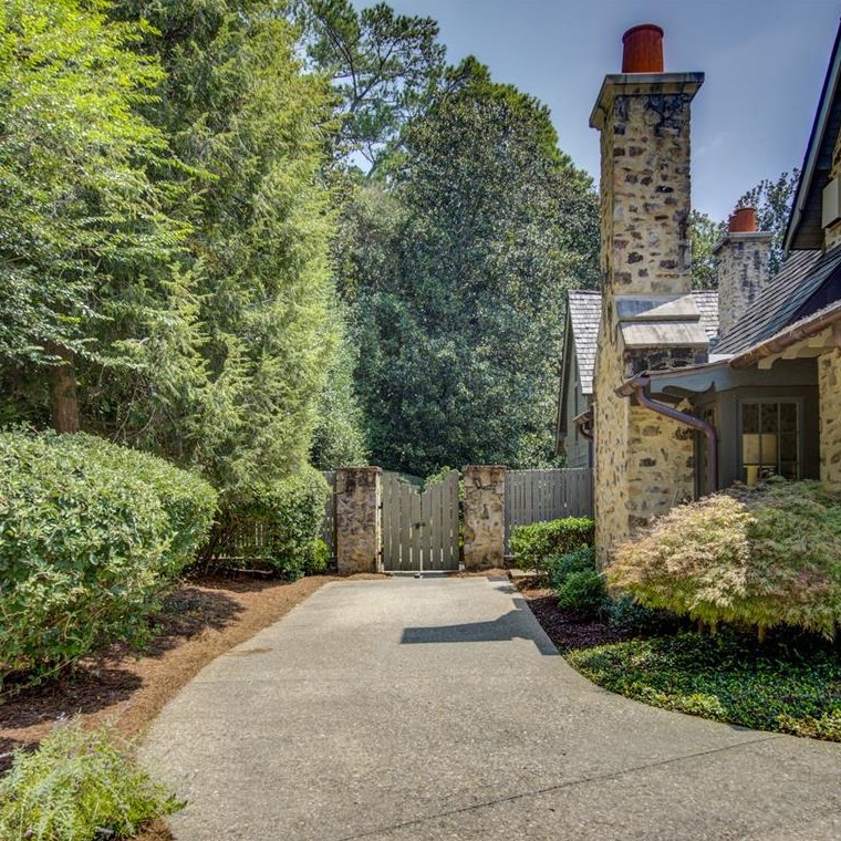 2979 Ridgewood Rd, Atlanta GA  30327-1900 exterior