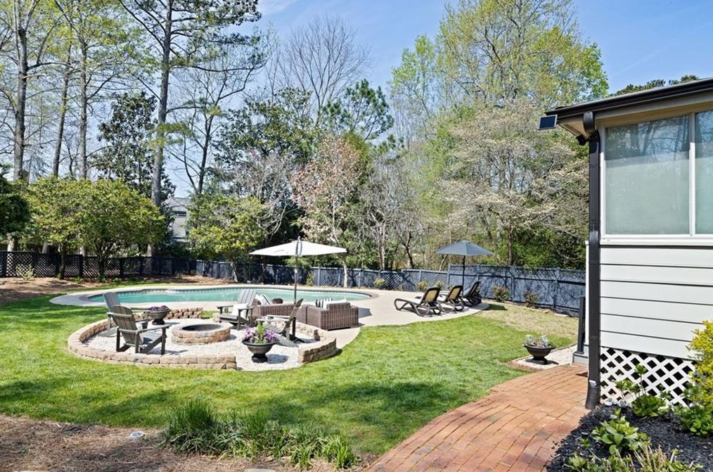 120 Barrow Downs, Alpharetta GA  30004-4013 exterior