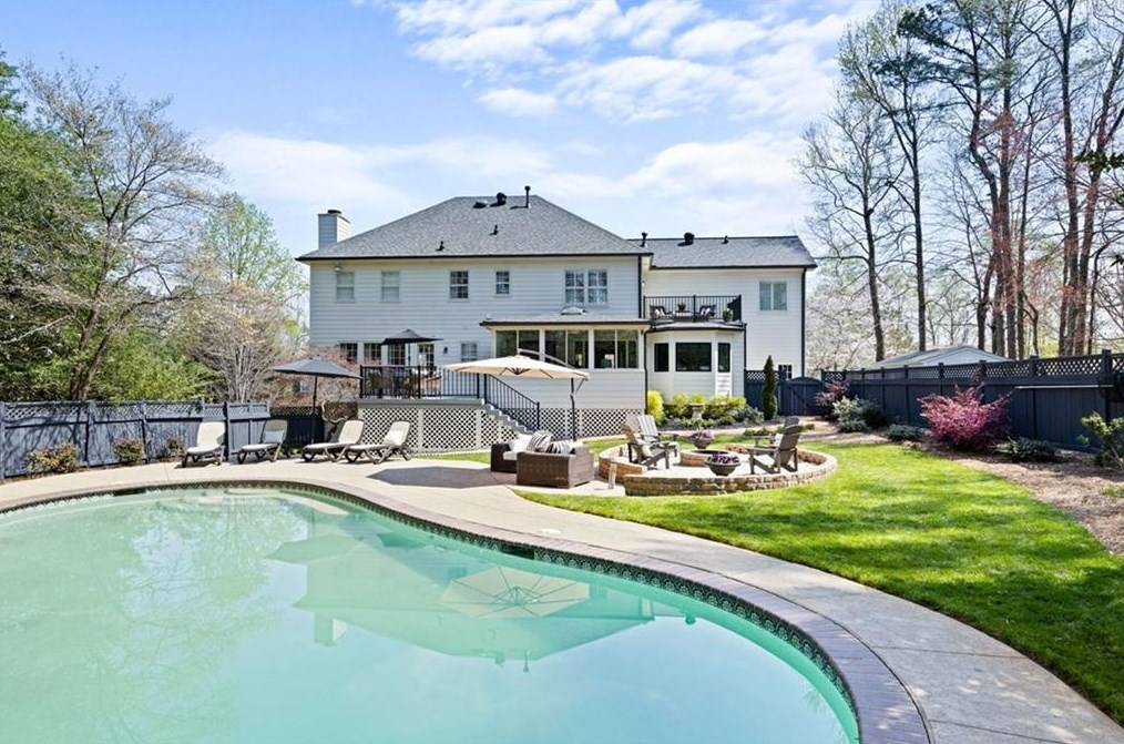 120 Barrow Downs, Alpharetta GA  30004-4013 exterior