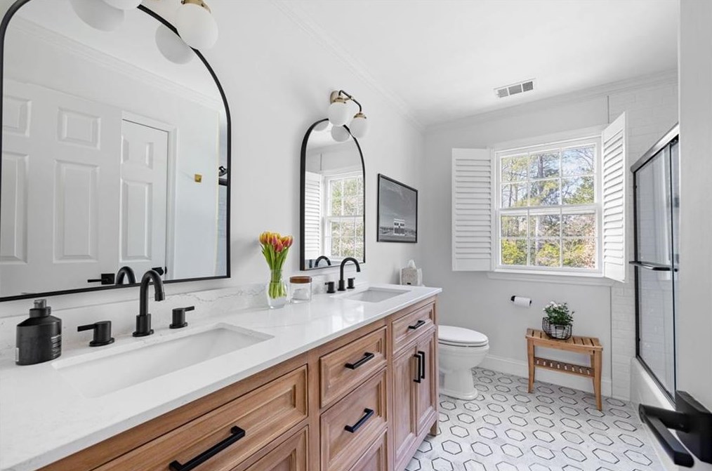 120 Barrow Downs, Alpharetta GA  30004-4013 exterior