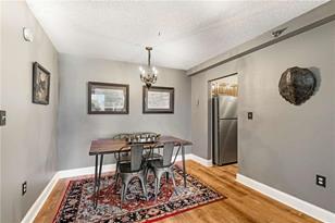 2479 Peachtree Road NE - Photo 15
